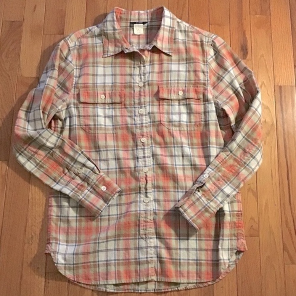 LIKE NEW J CREW SOFT TEXTURED COTTON - SALMON & SAGE PLAID BUTTON DOWN SMALL